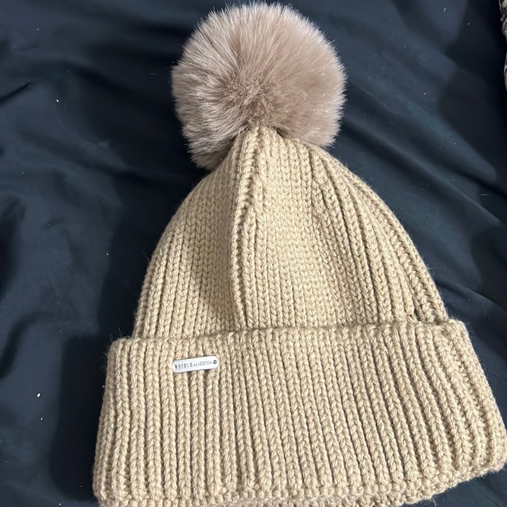 Steve Madden Puff Beanie
